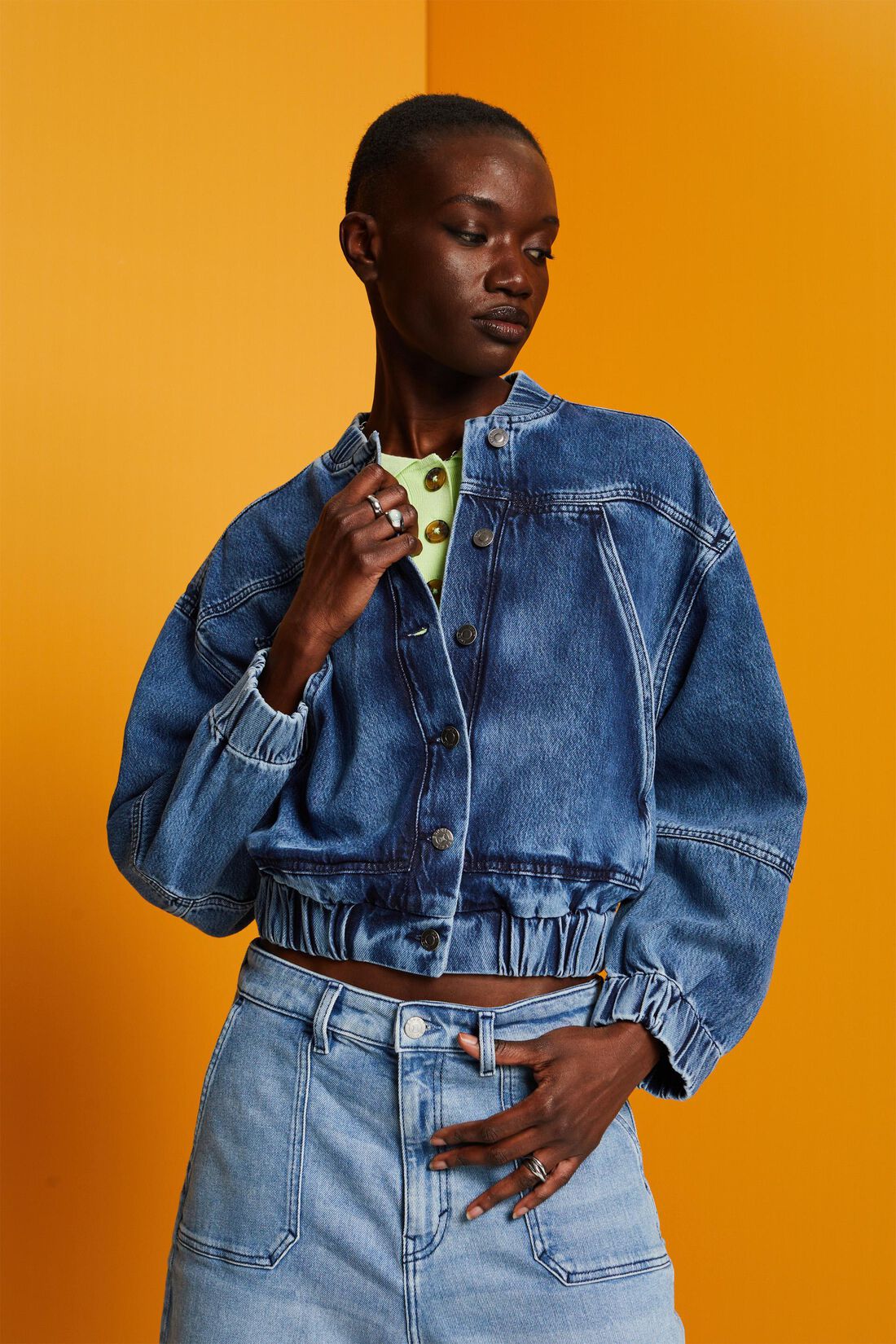 Jeansjacke im Bomber-Stil