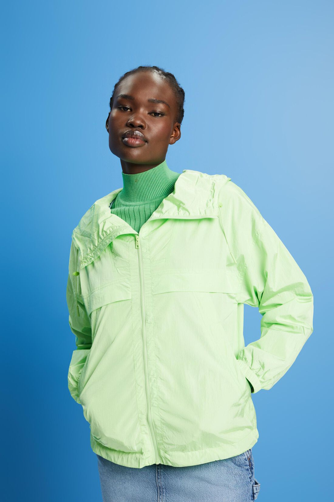 Leichte Jacke mit Kapuze
