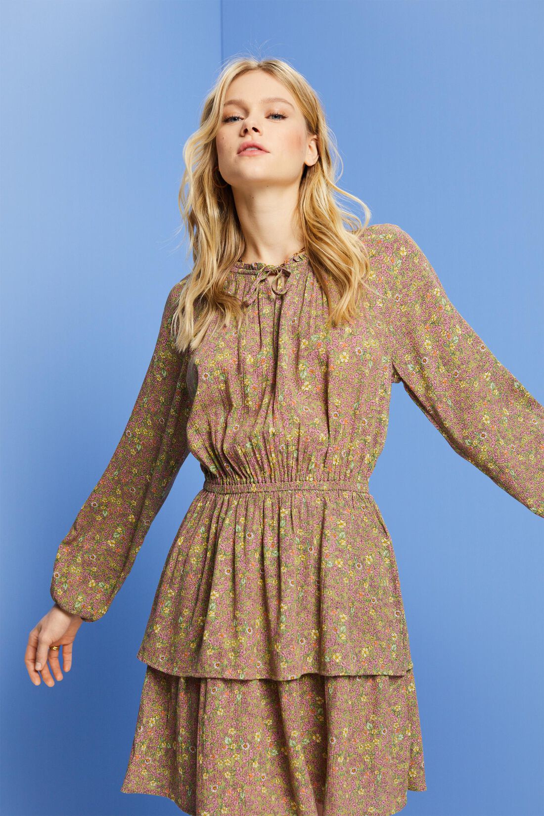 Bedrucktes Minikleid mit Stufenrock