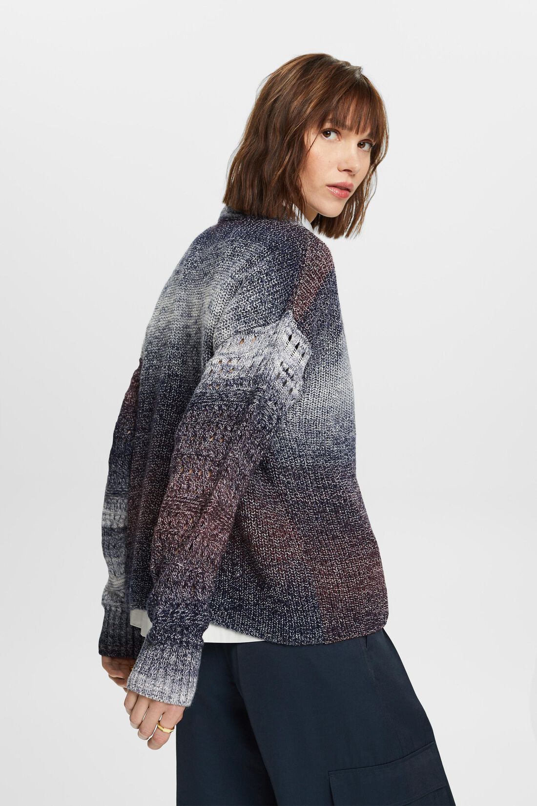 Offen gestrickter D&eacute;grad&eacute;-Pullover mit Stehkragen
