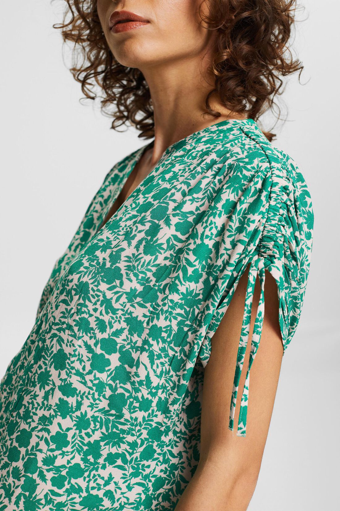 Floral gemusterte Bluse, LENZING&trade; ECOVERO&trade;