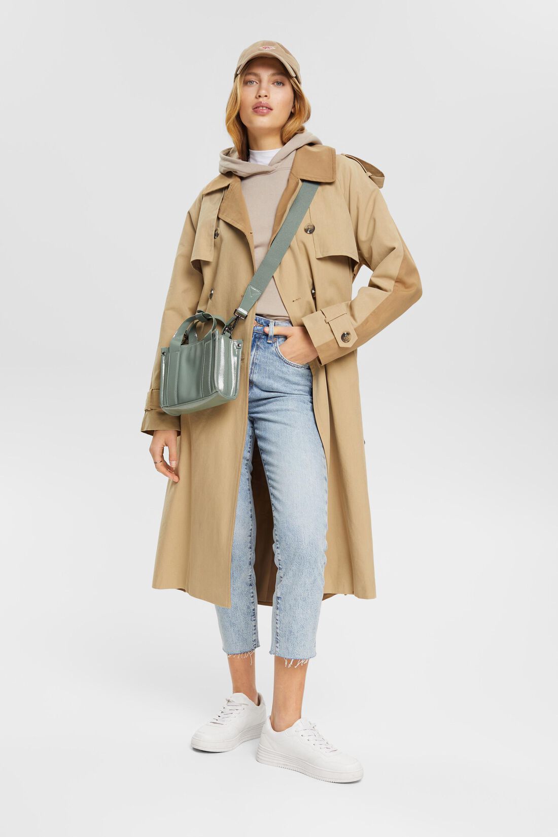 Super-High-Rise-Jeans mit ausgefranstem Saum
