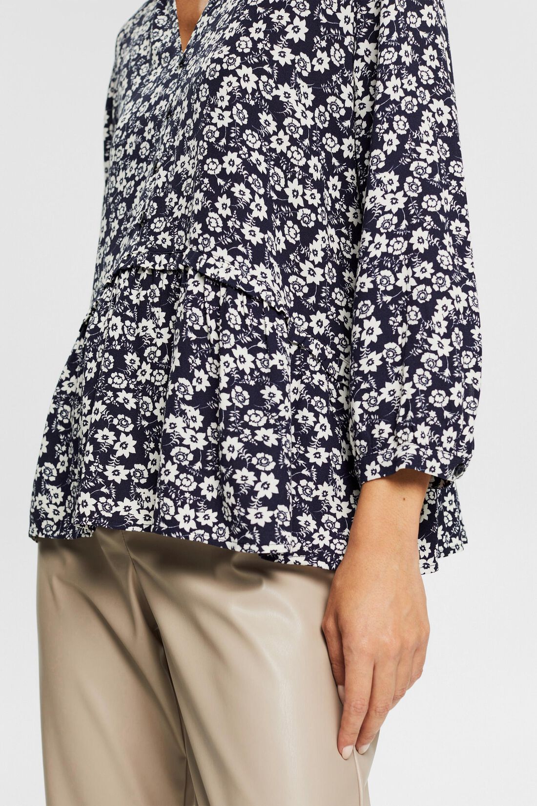 Bluse mit R&uuml;schenkante, LENZING&trade; ECOVERO&trade;