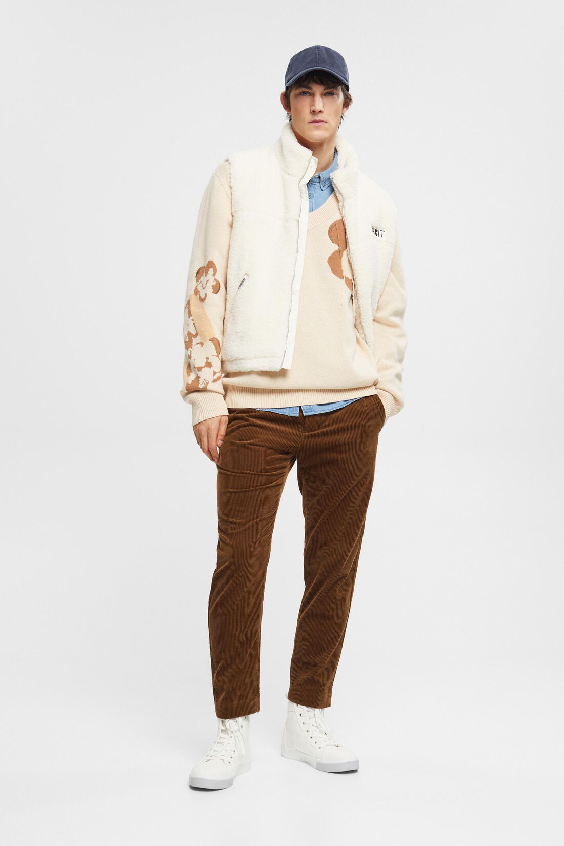V-Ausschnitt-Sweater mit floralem Jacquardmuster
