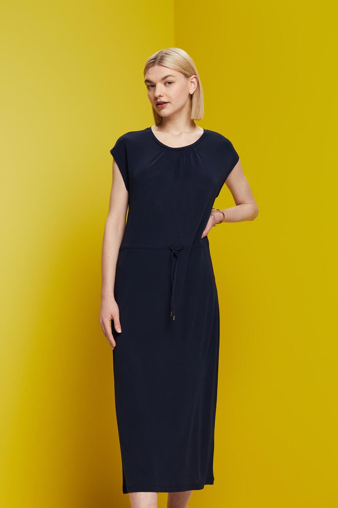 Cr&ecirc;pe-Midikleid mit Tunnelzug