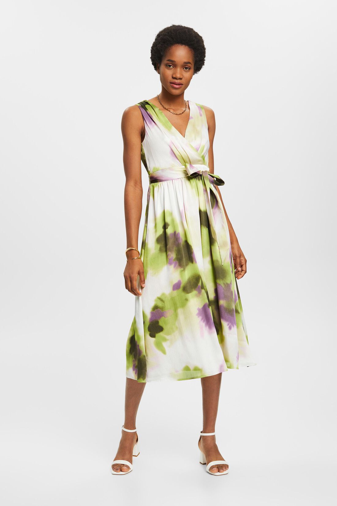 Midikleid aus Satin in Crinkle-Optik mit Blumenmuster