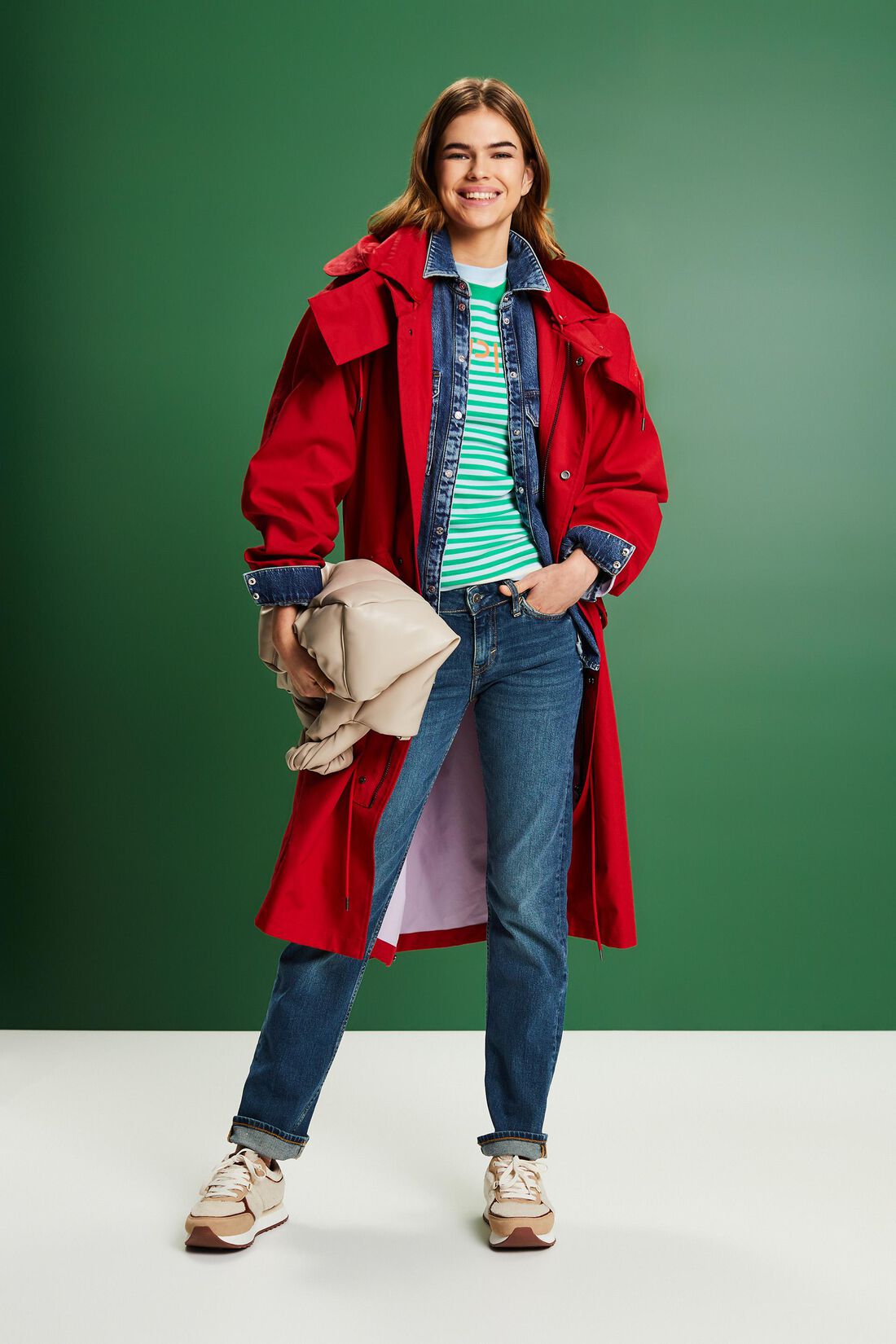 Gerade Jeans mit mittelhohem Bund