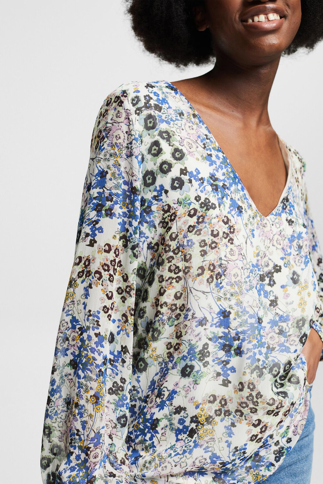Cr&ecirc;pe-Bluse mit Millefleurs