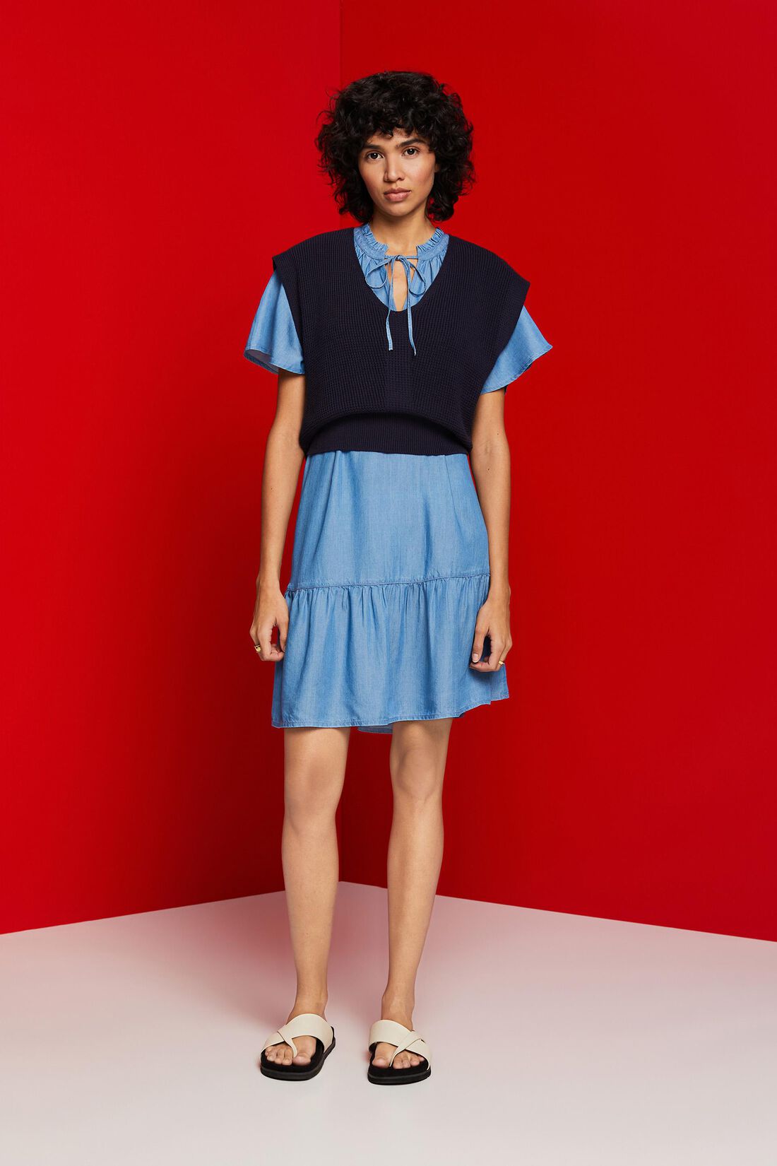 Chambray-Kleid mit R&uuml;schenbesatz am Nackenbindeband, TENCEL&trade;