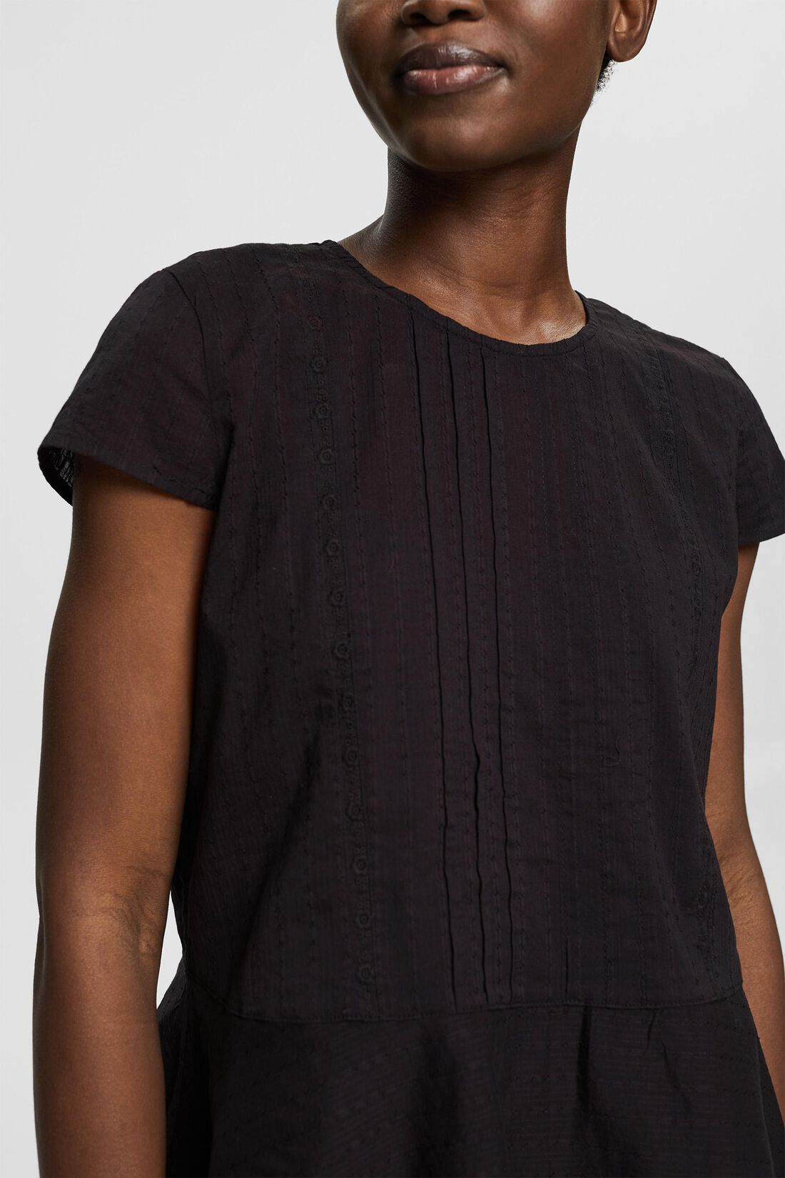 Kurz&auml;rmelige Bluse mit Stickmuster