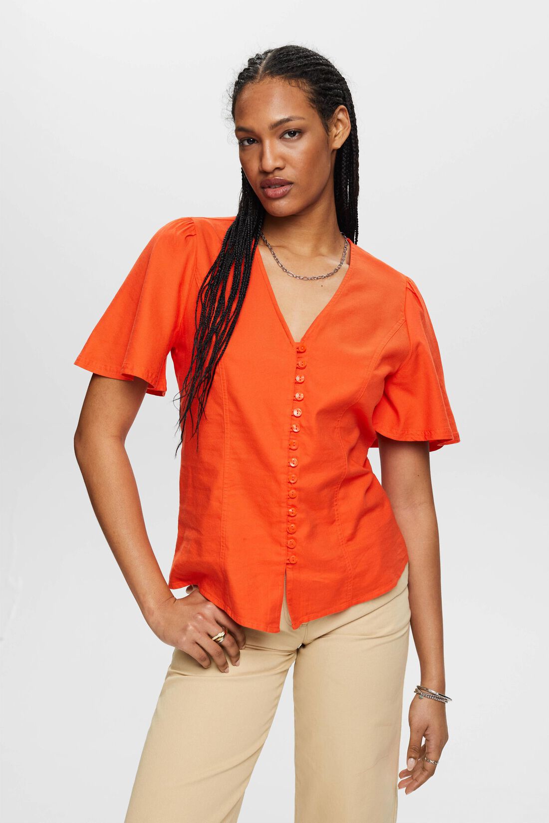 Taillierte Bluse mit Kn&ouml;pfen