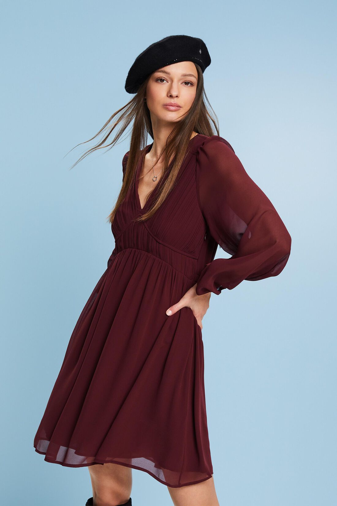 Chiffon-Minikleid mit V-Ausschnitt