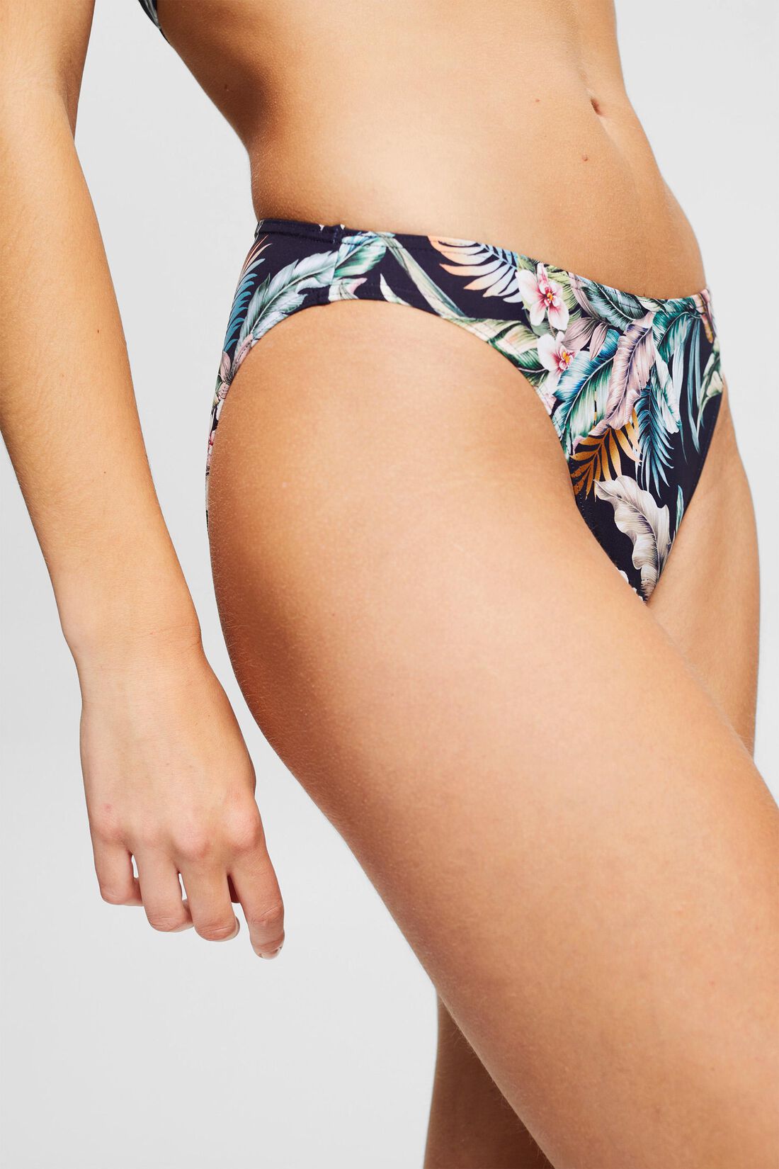 Recycelt: Slip mit Tropical-Print