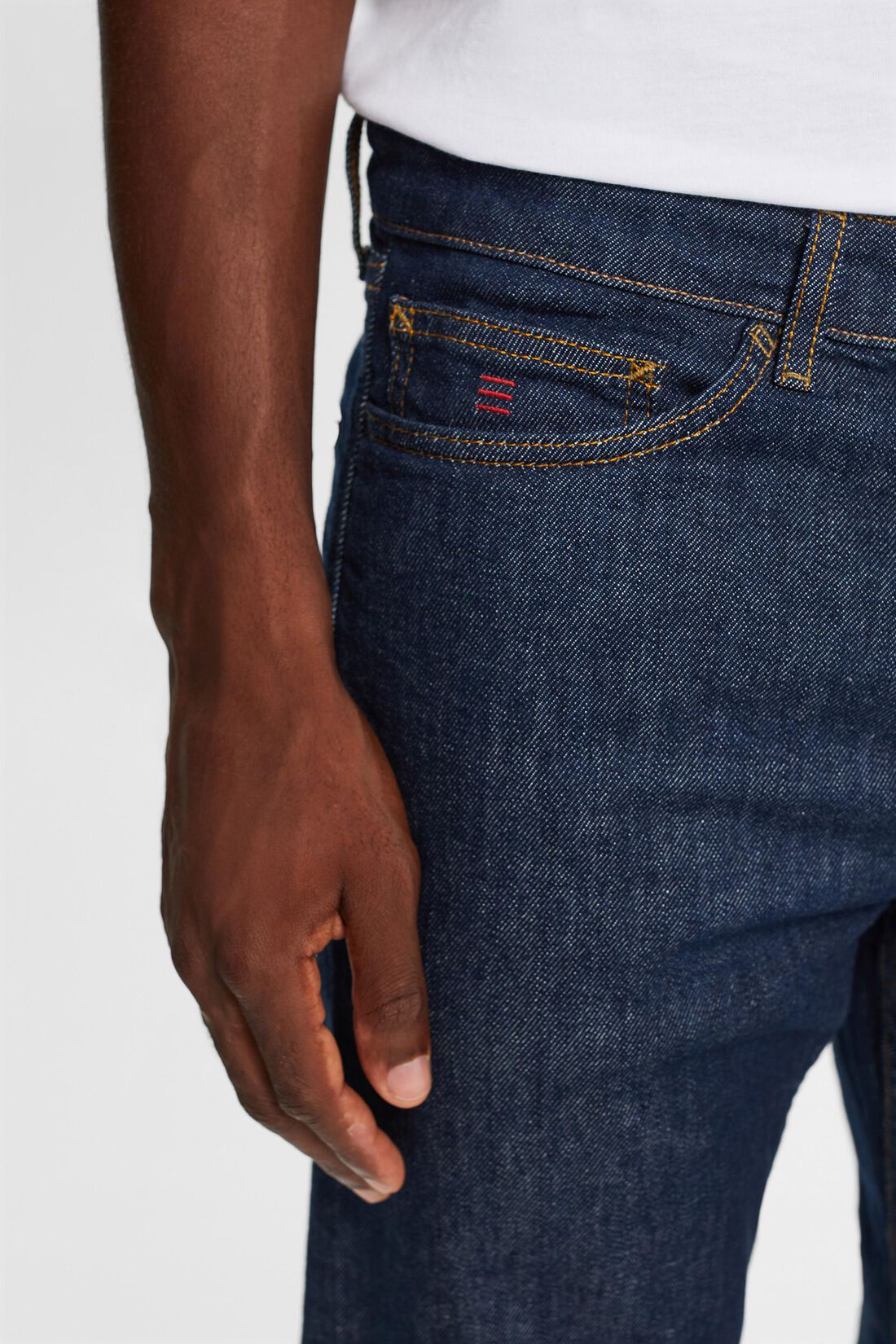 Jeans mit geradem Bein und mittlerer Bundh&ouml;he