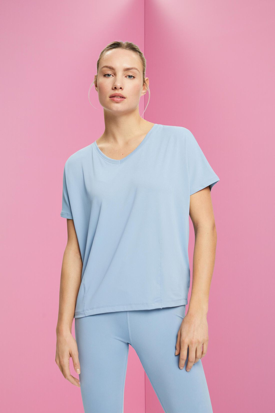 Active-T-Shirt mit V-Ausschnitt und E-DRY