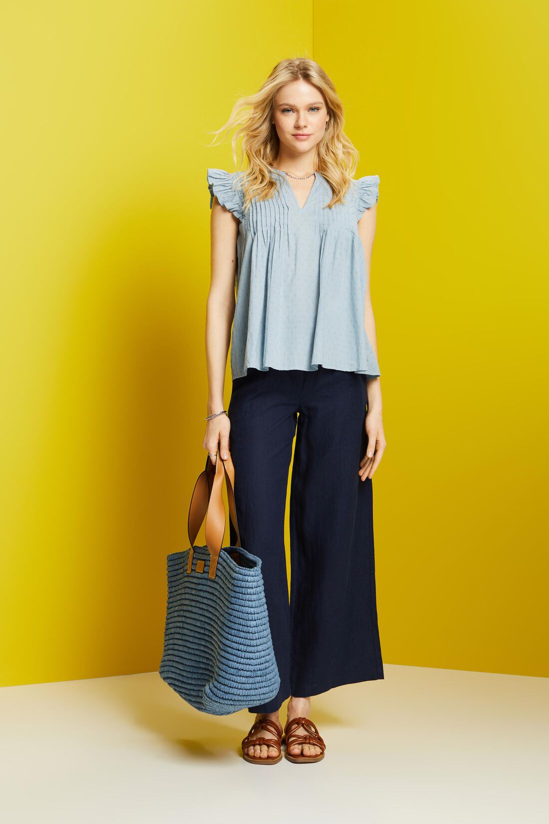 &Auml;rmellose Bluse aus Swiss Dot, 100 % Baumwolle