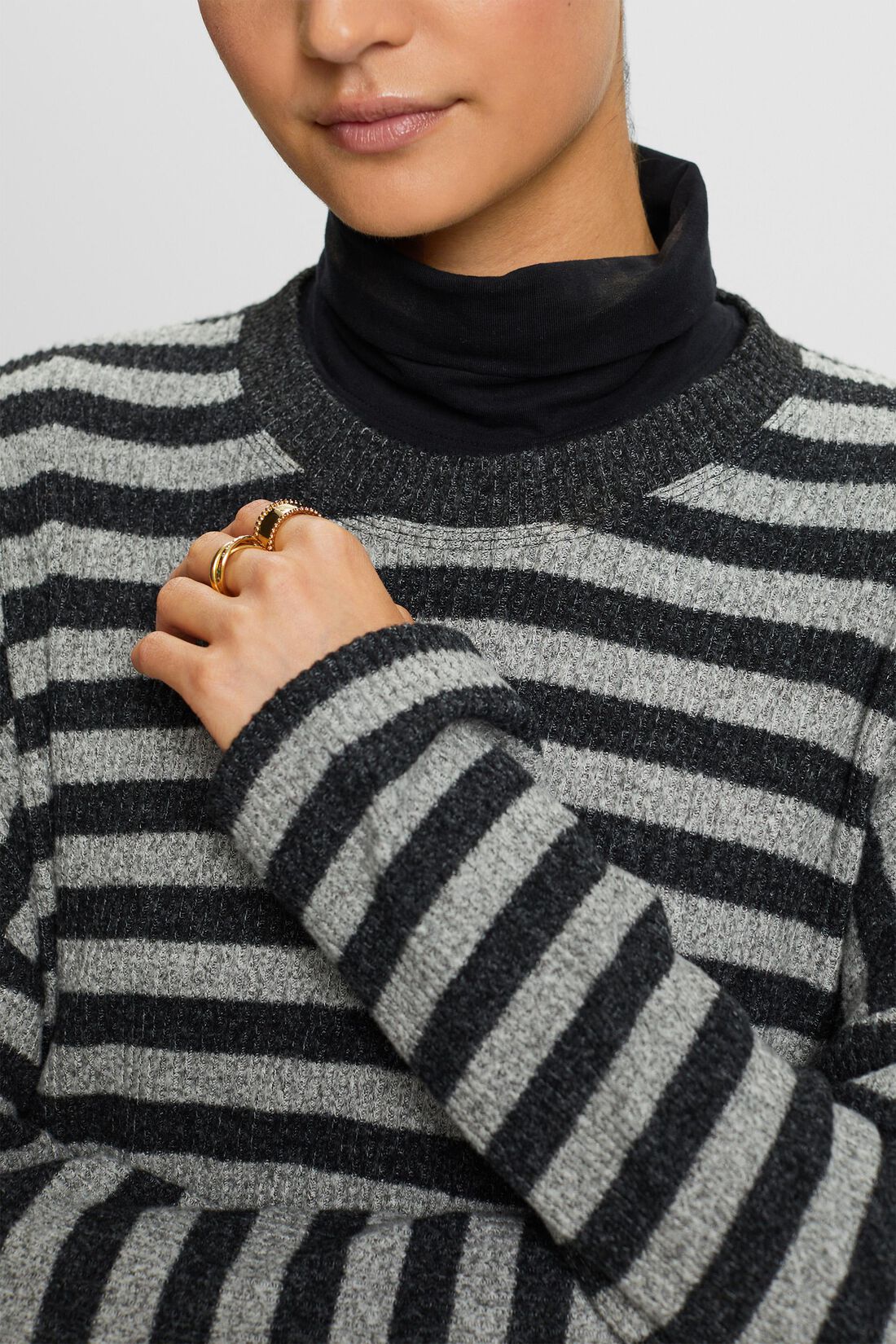 Gestreifter Pullover