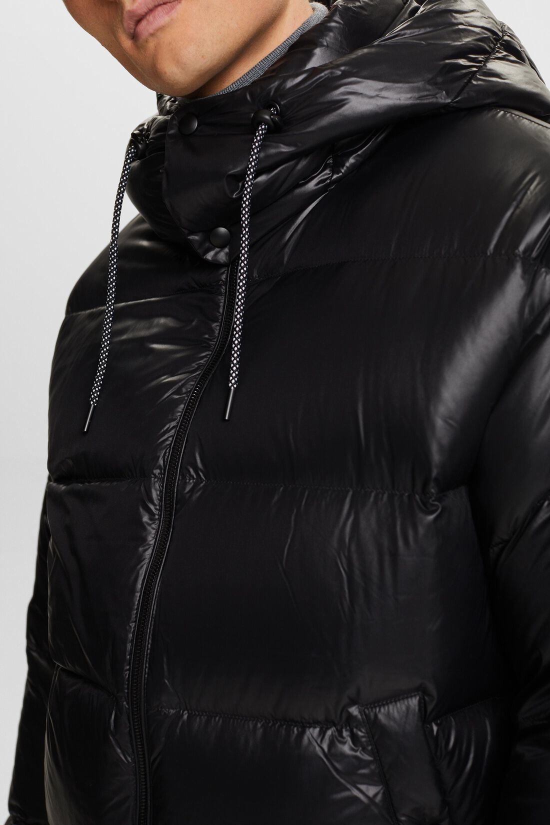 Gl&auml;nzende Steppjacke mit Daunen