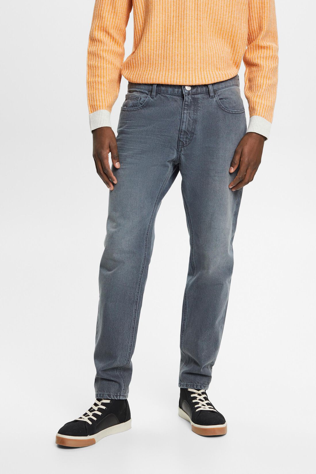 Relaxed-Fit-Jeans