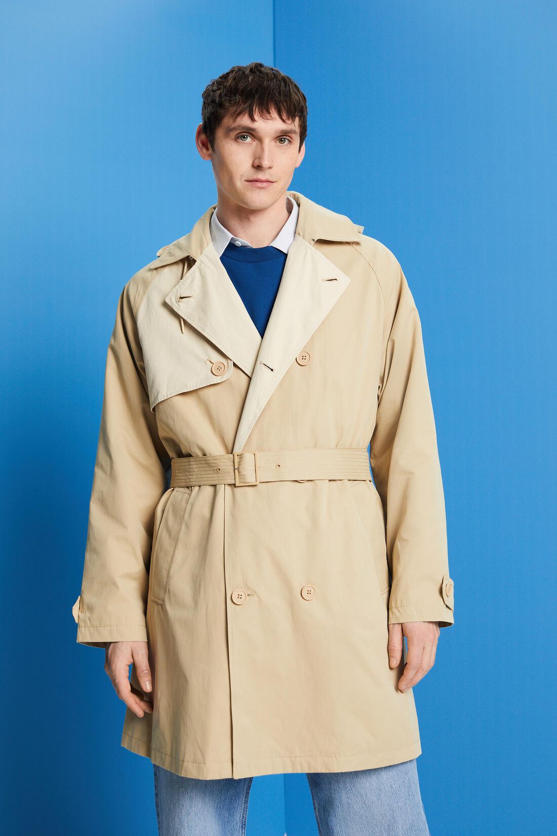 Kurzer Trenchcoat mit Kapuze