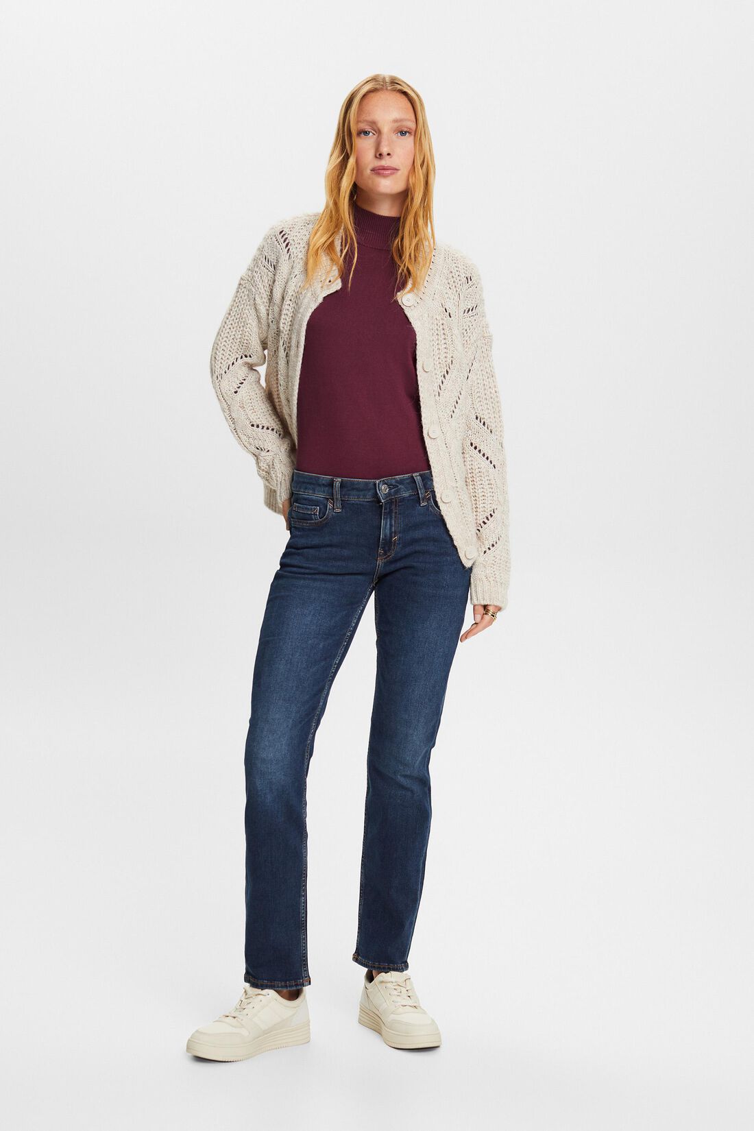 Recycelt: Jeans mit geradem Bein und mittelhohem Bund