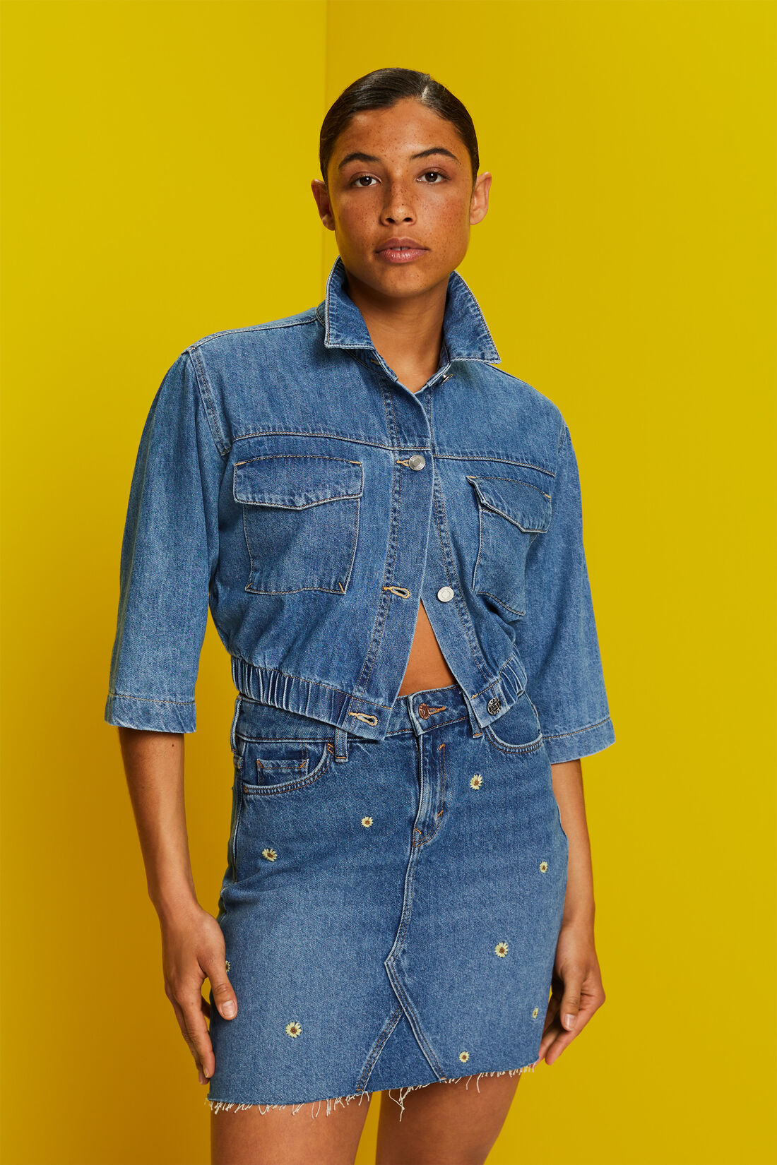Leichte Jeansjacke mit kurzen &Auml;rmeln