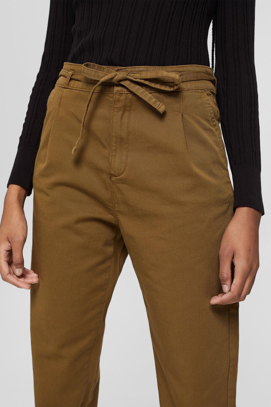 Bundfaltenhose mit G&uuml;rtel, Pima-Baumwolle