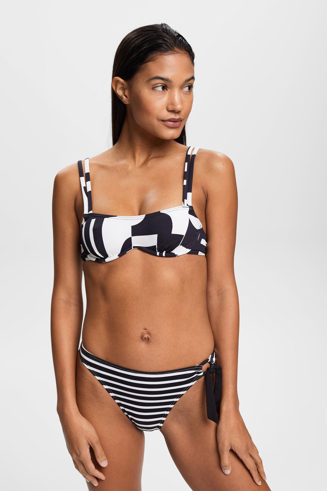 Bikinitop mit B&uuml;gel-Cups und Retro-Print