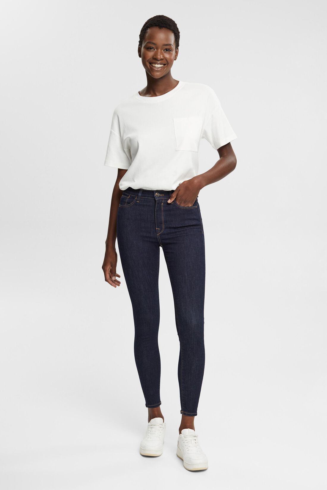 Recycelt: Shaping-Jeans mit Organic Cotton