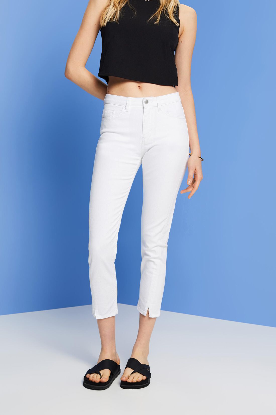 Verk&uuml;rzte Stretch-Jeans mit Saumschlitzen