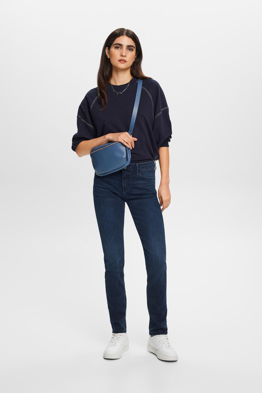 Jeans mit schmaler Passform und mittelhohem Bund