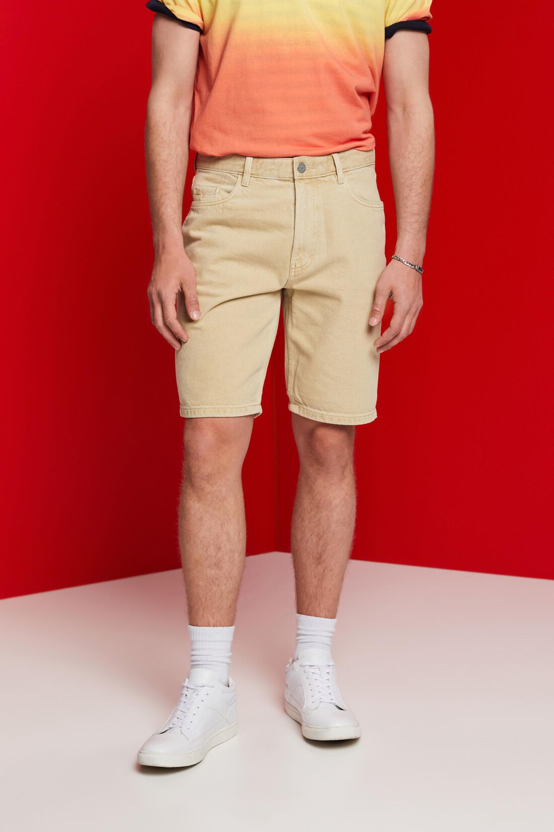 Shorts aus Coloured Denim