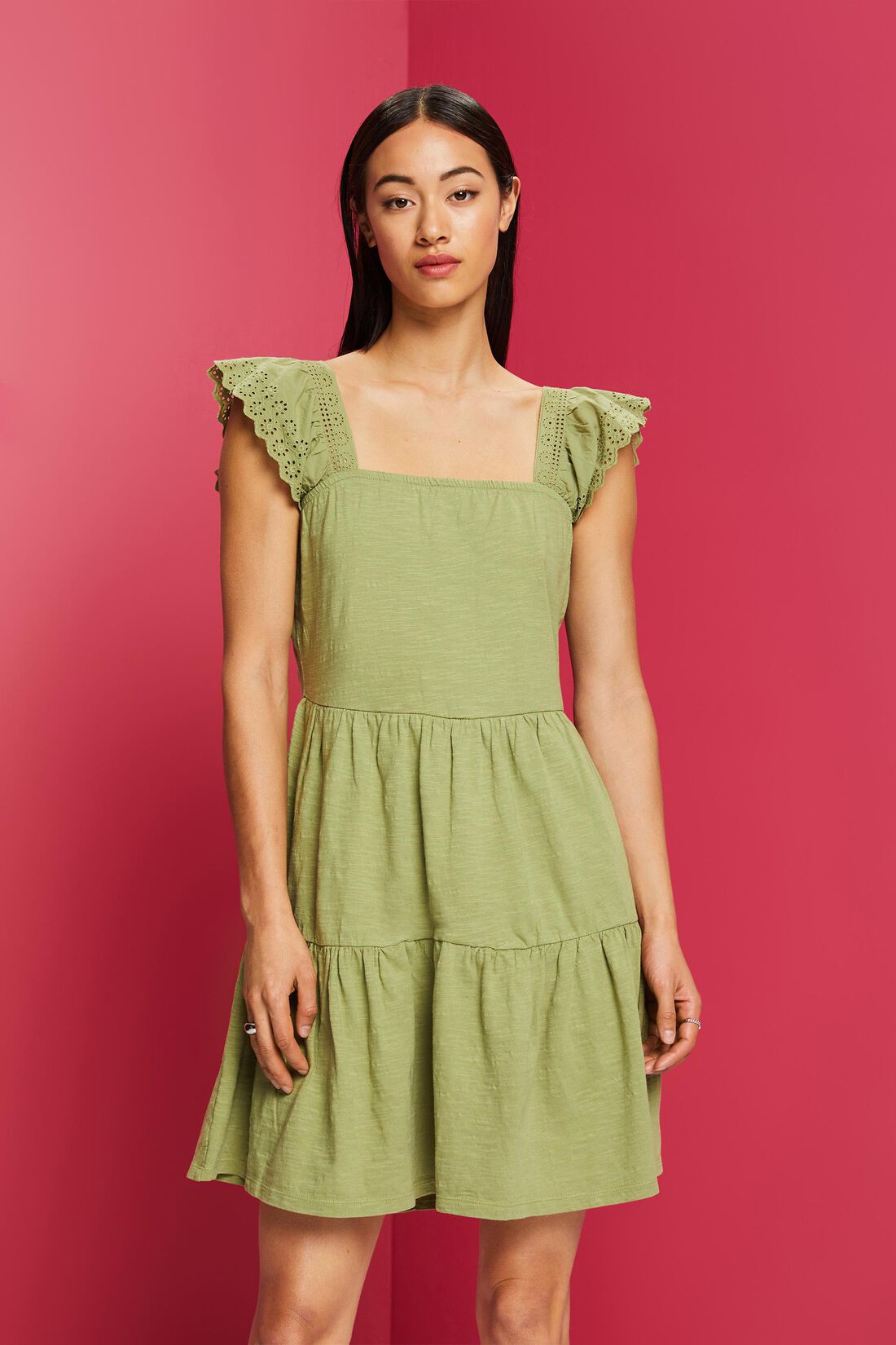 Jerseykleid mit &Auml;rmeln aus bestickter Spitze