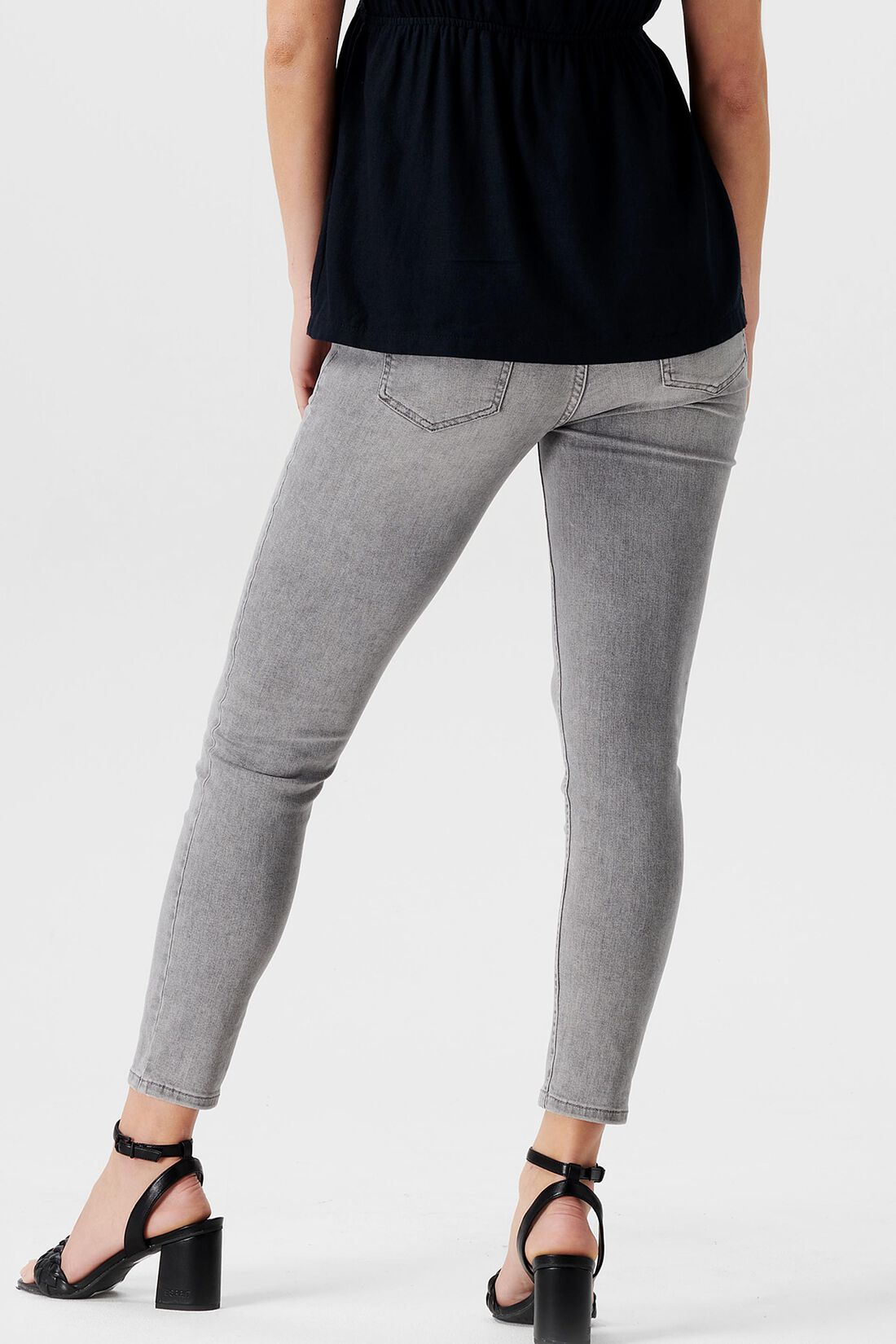 Schmal geschnittene Jeans mit &Uuml;berbauchbund