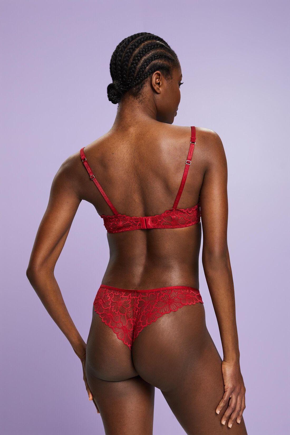 Brazilian-Slip aus floraler Spitze
