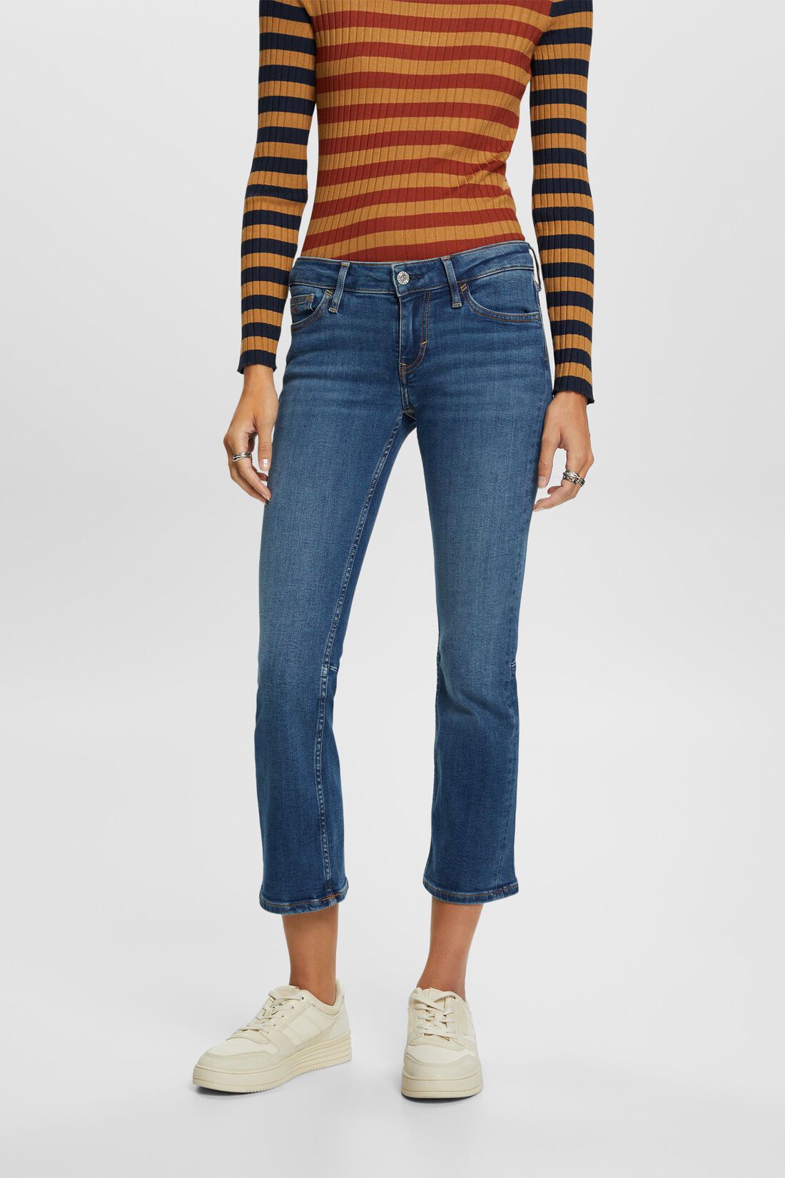 Bootcut Jeans in Cropped-L&auml;nge mit niedrigem Bund