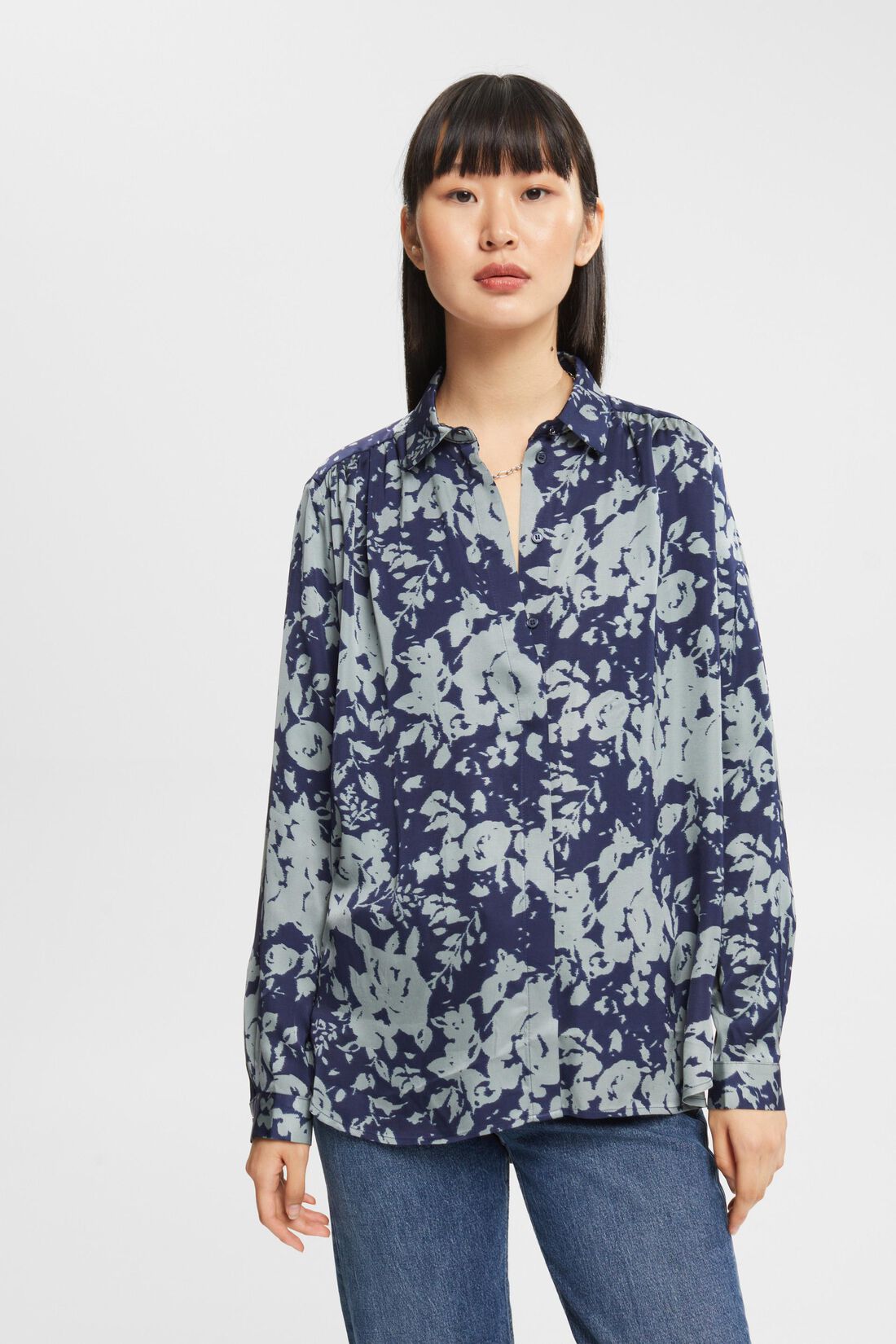 Gemusterte Bluse in Satinoptik