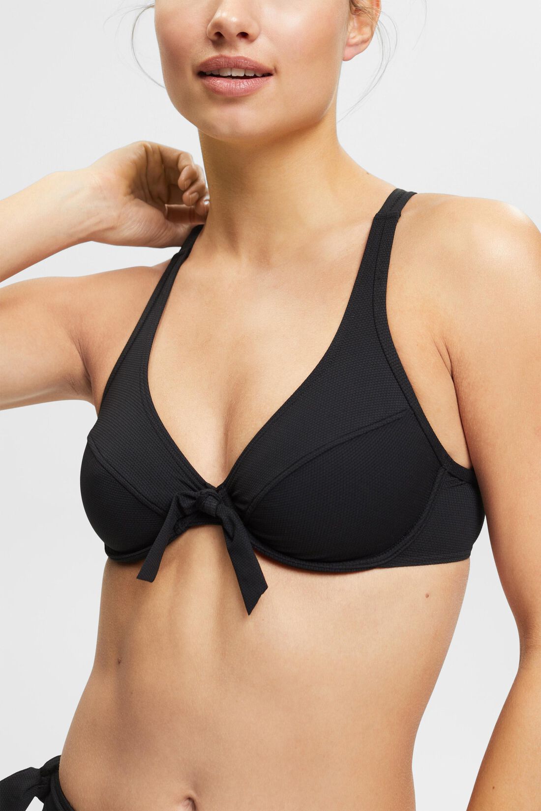 Strukturiertes Bikinioberteil mit Knotendetail