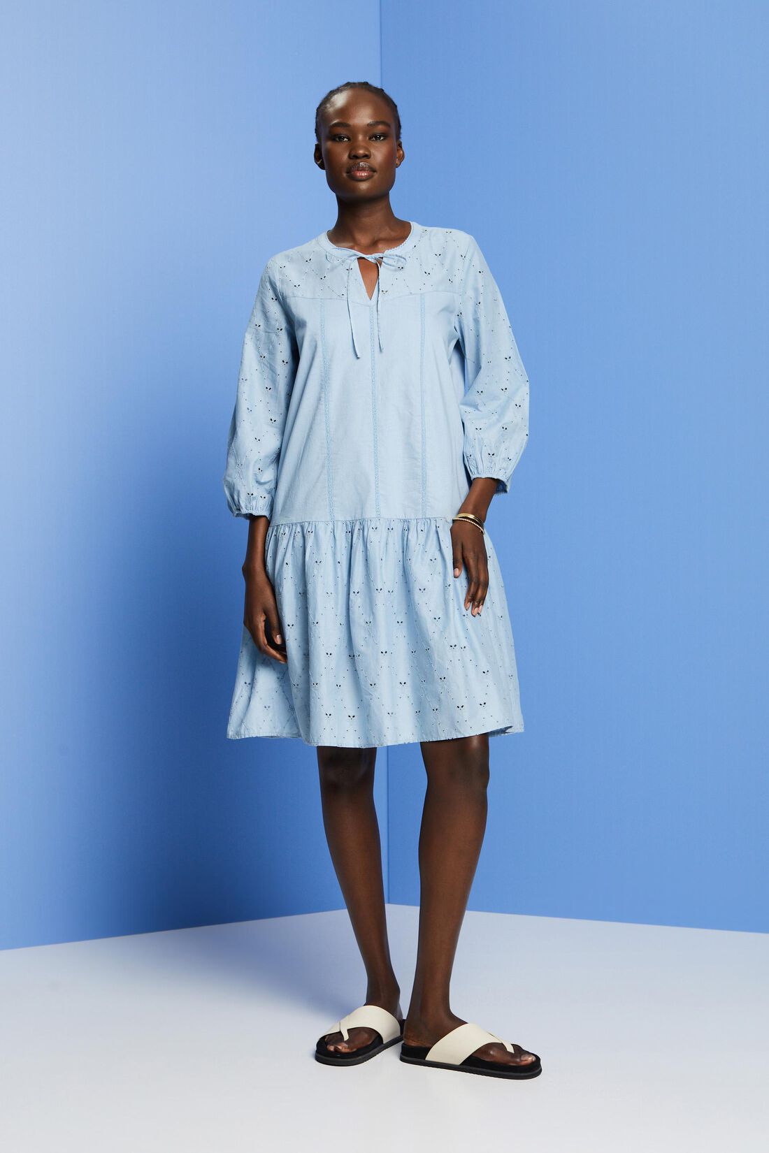 Kleid mit Stickerei, 100 % Baumwolle