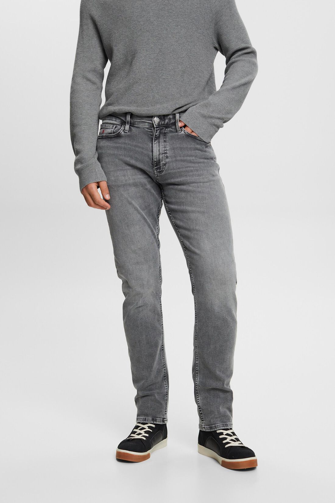 Jeans mit schmaler Passform und mittelhohem Bund