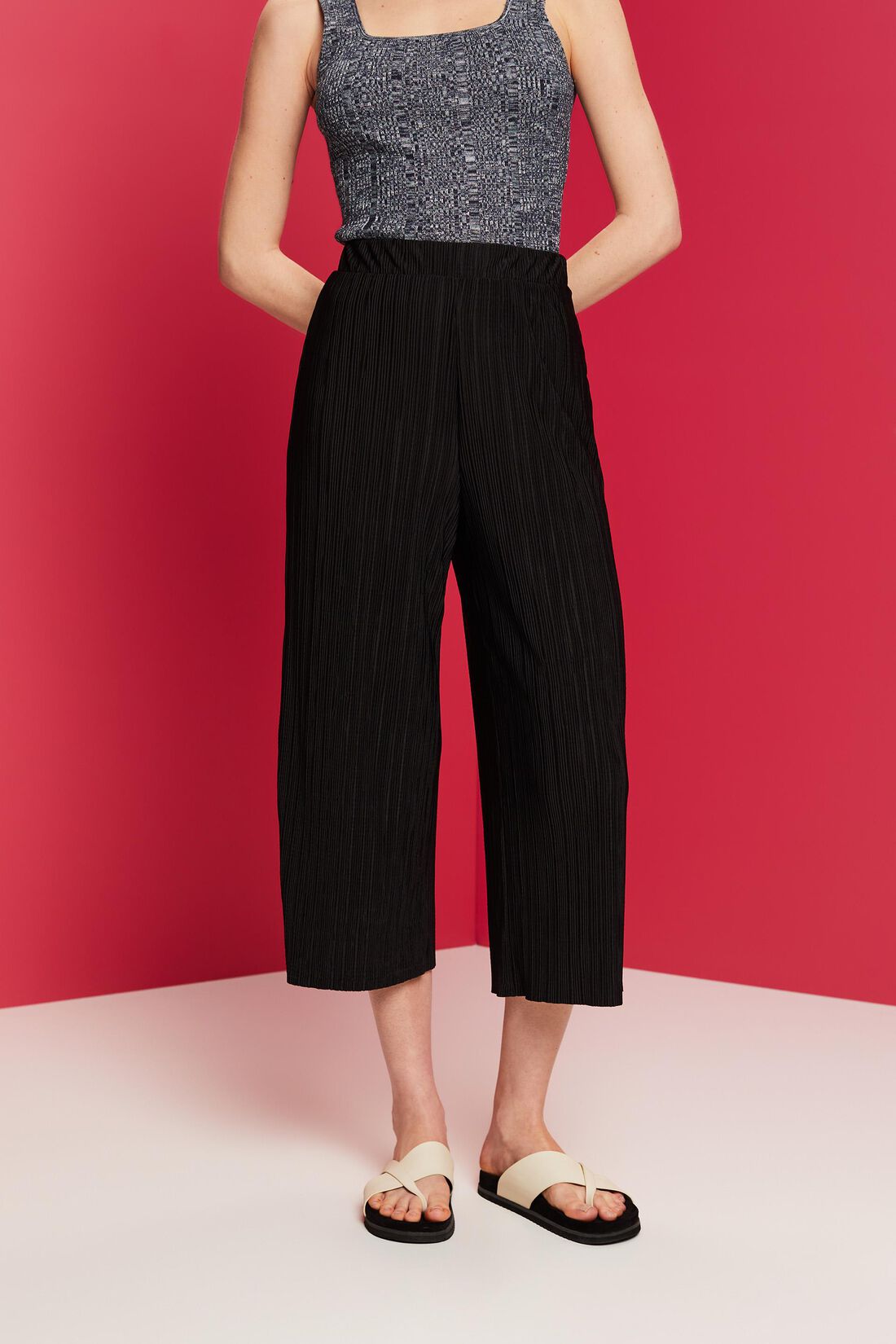 Pants knitted