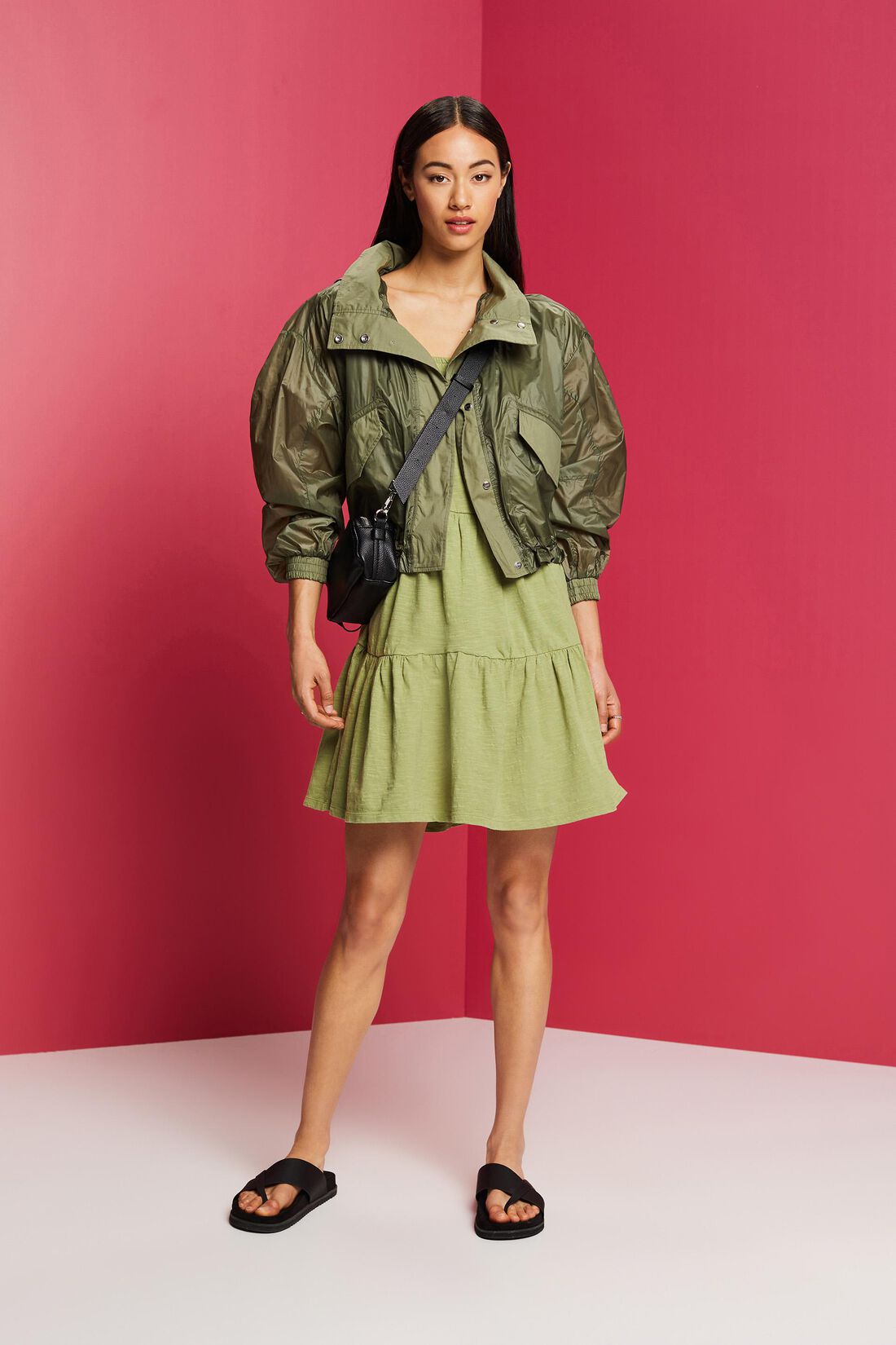 Jerseykleid mit &Auml;rmeln aus bestickter Spitze