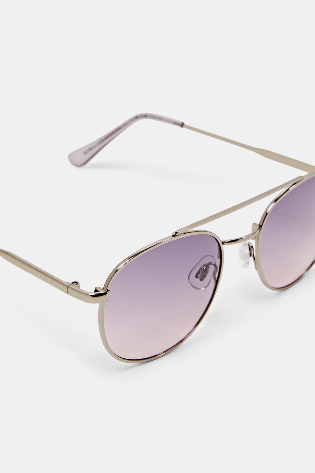 Sonnenbrille im Pilotenstil