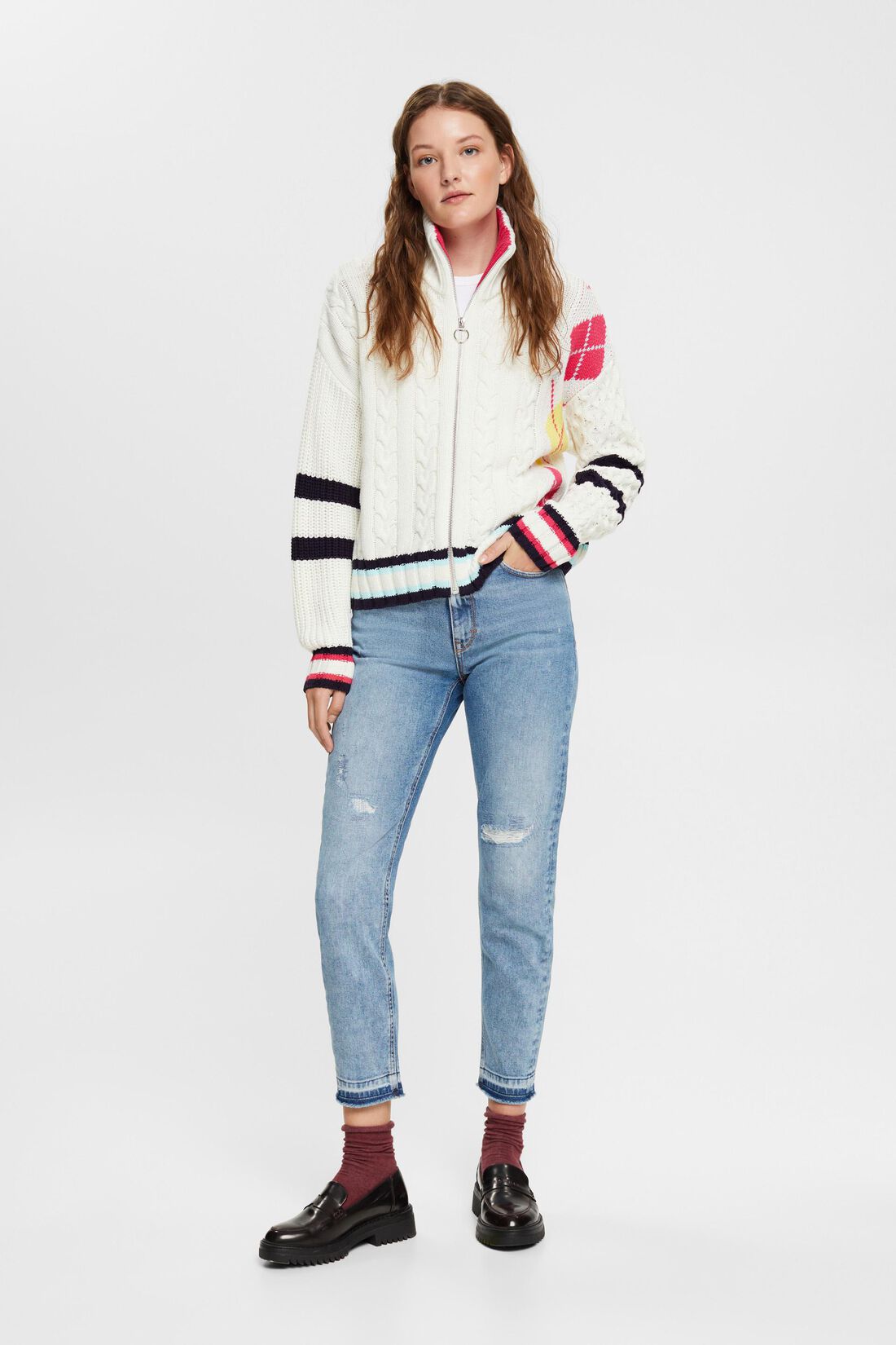 Destroyed-Jeans im Mom-Fit