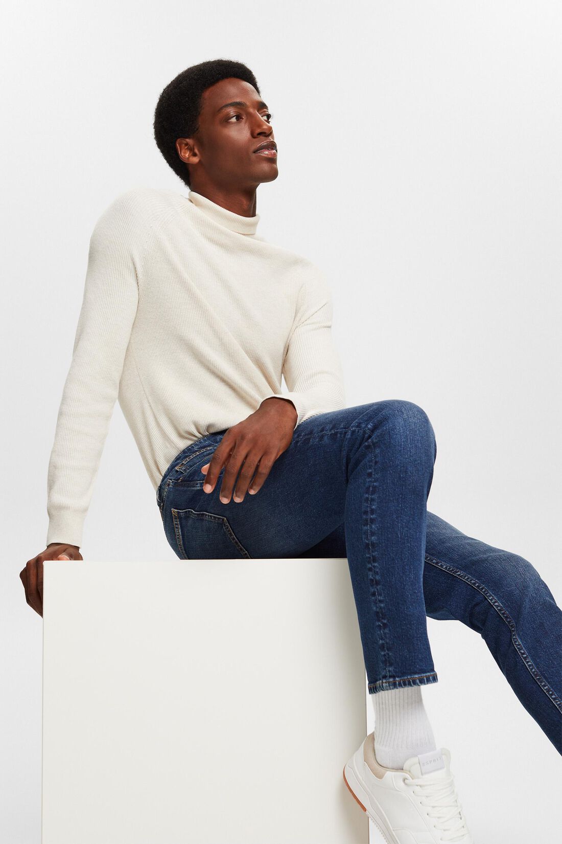 Schmale Jeans mit mittlerer Bundh&ouml;he