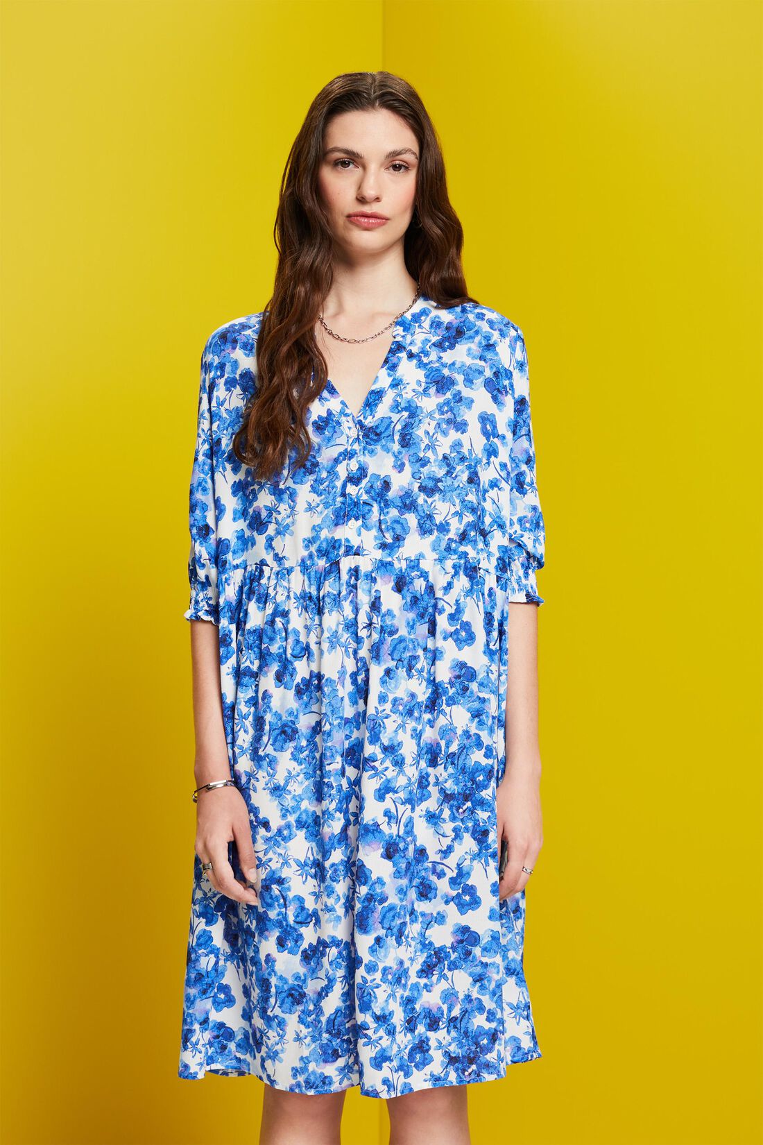 Duftiges Kleid mit Allover-Muster