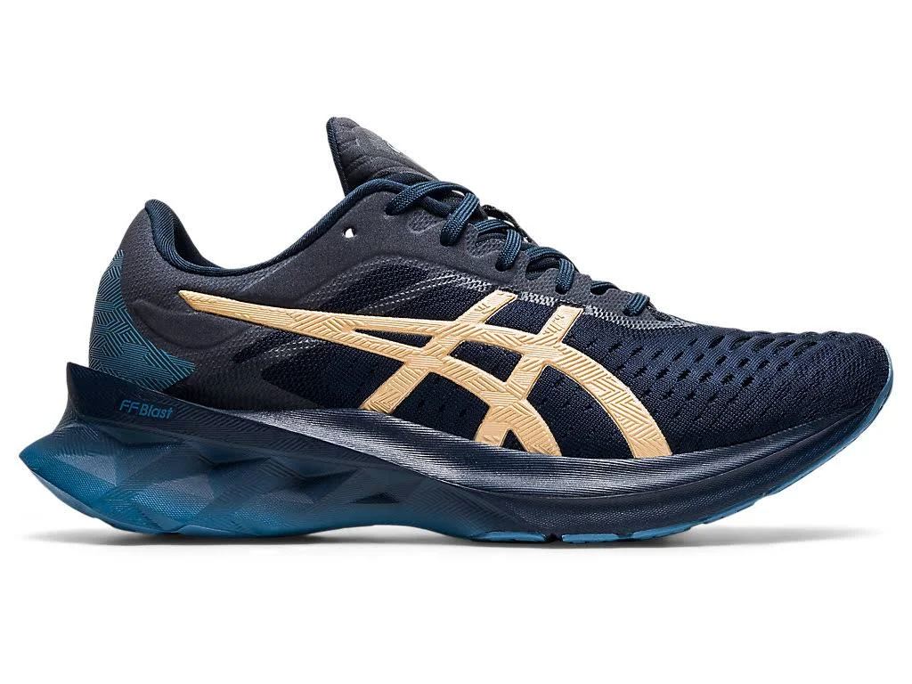 Asics Women's Novablast