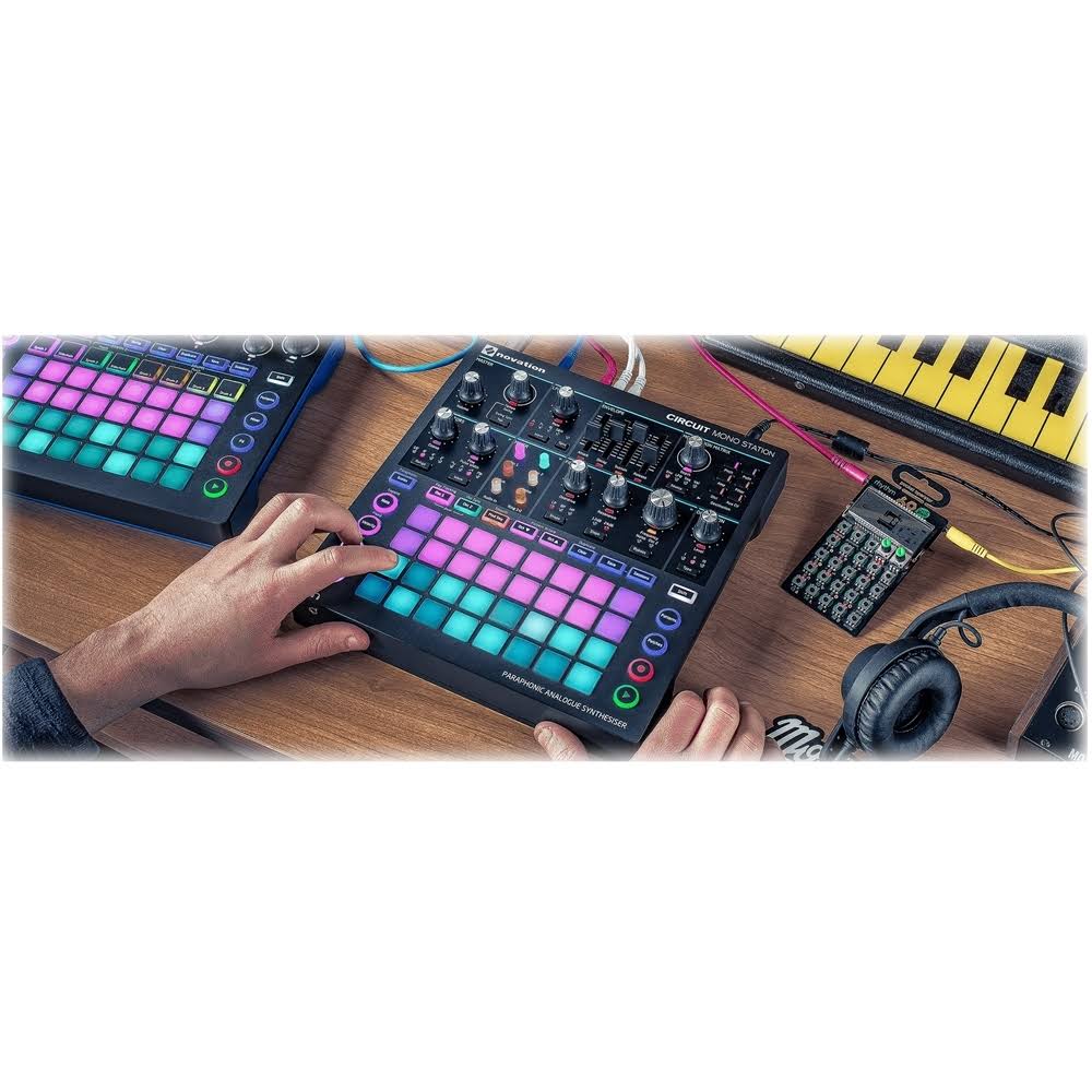 Novation Circuit Mono Station - Paraphonic Analog Synthesizer