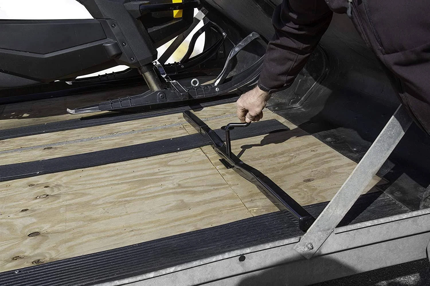 Raider SP-320 Snowmobile Trailering Kit, 0.62x22 Bolt