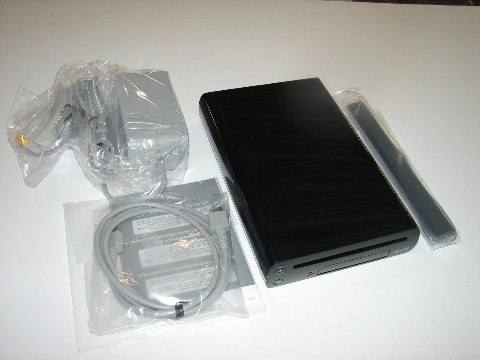 Nintendo Wii U Deluxe Set - 32 GB - Black